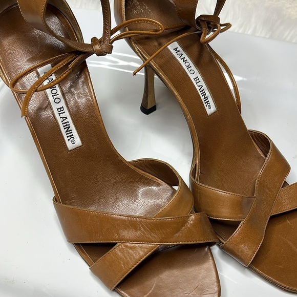 Manolo Blahnik Brown Leather Women's Heels - Picture 13 of 13